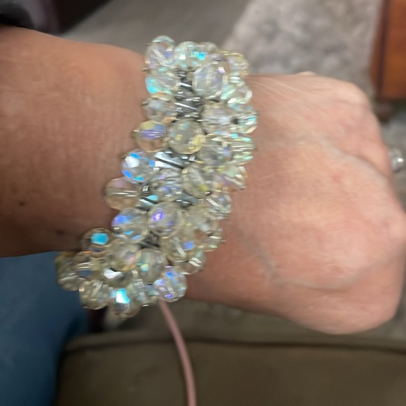 Vintage Cha Cha 1950 Aurora Borealis stretch bracelet - Picture 7 of 7